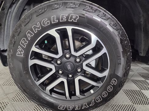 Used 2024 Ford Ranger Lariat w/ FX4 Off-Road Package AWD/4WD image 7