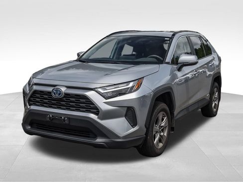 Used 2024 Toyota RAV4 LE AWD/4WD image 8
