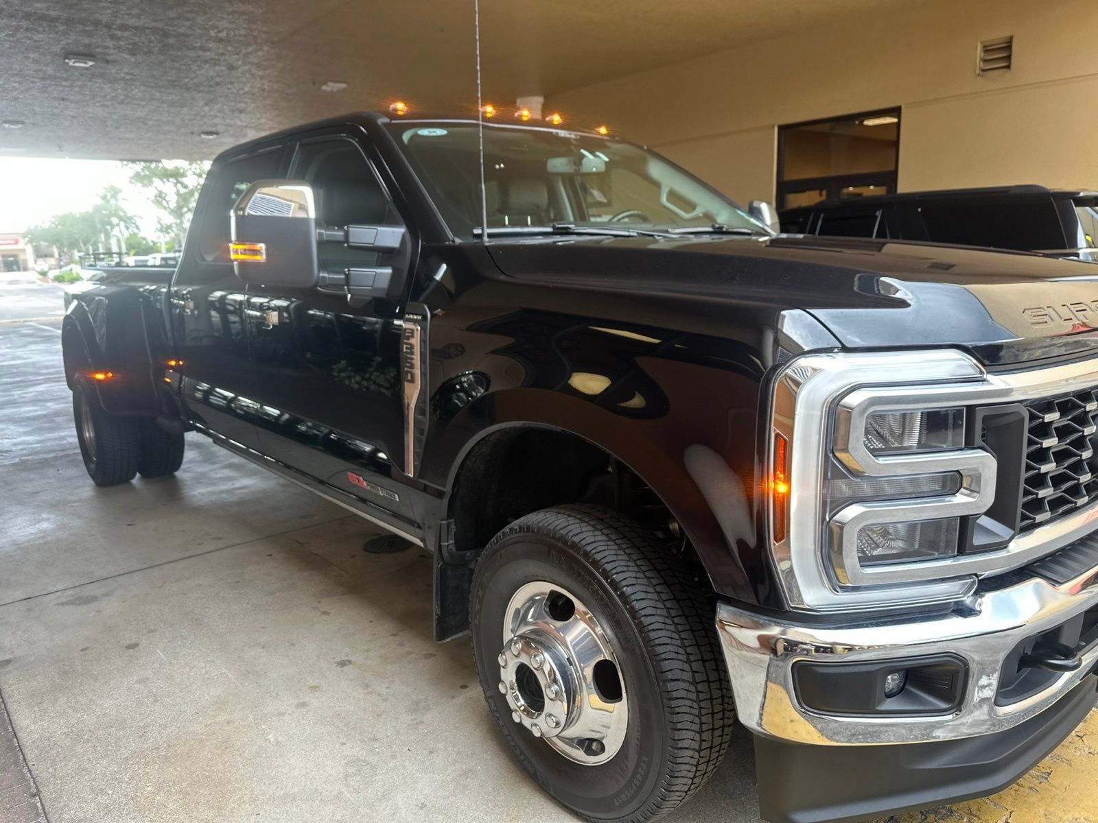 Used 2025 Ford F350 Lariat w/ Chrome Package AWD/4WD image 1