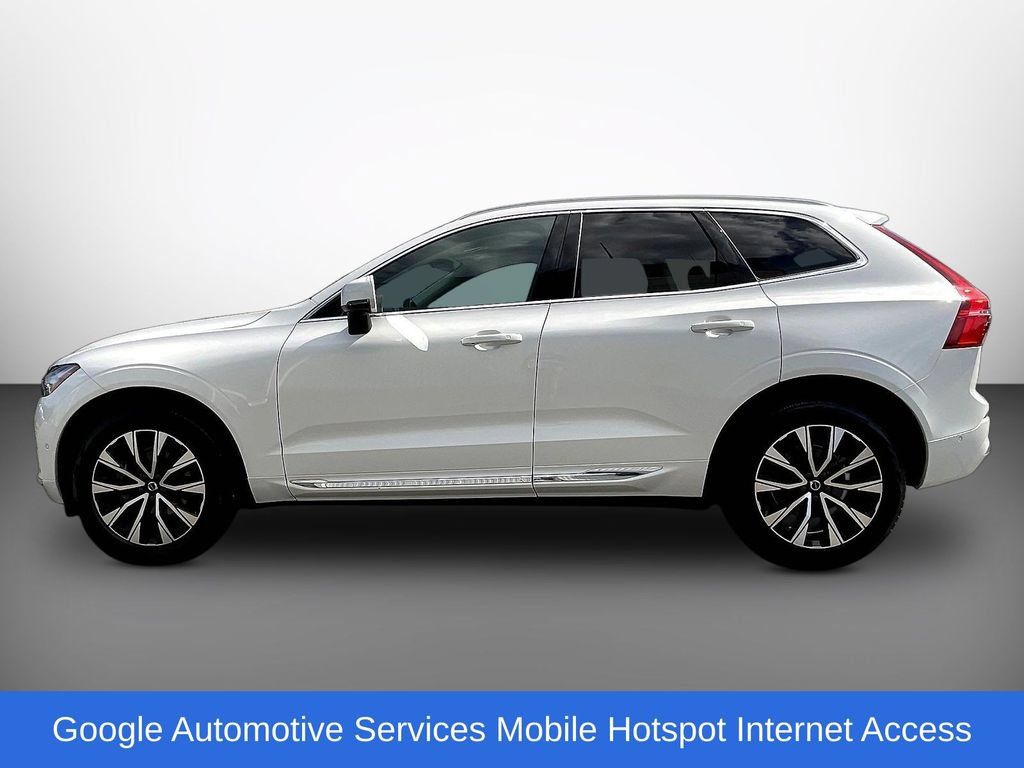 Used 2023 Volvo XC60 B5 Plus AWD/4WD image 4