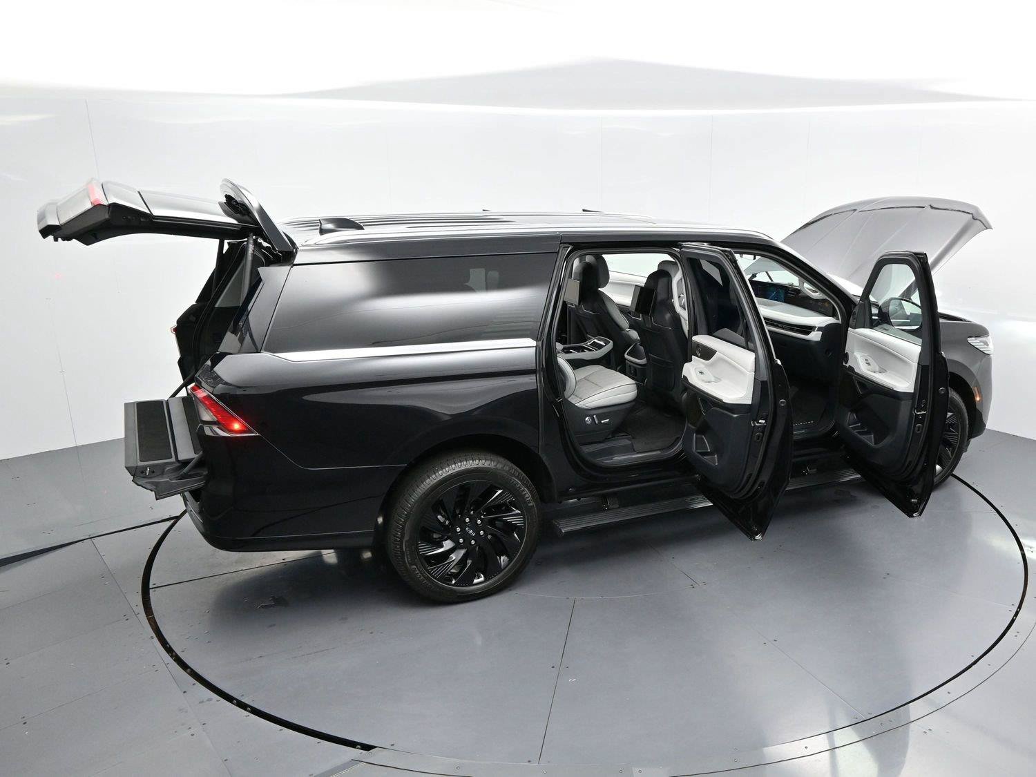 Used 2026 Lincoln Navigator L Black Label AWD/4WD image 56
