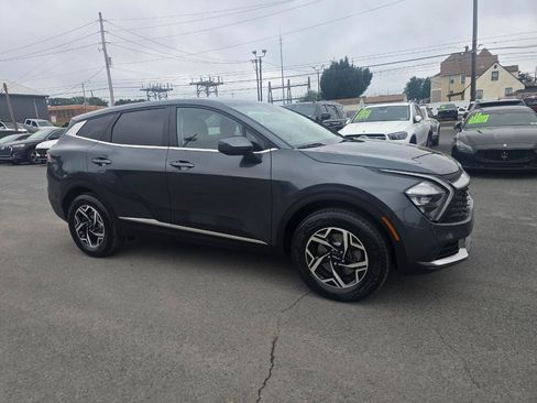 Used 2023 Kia Sportage LX AWD/4WD image 6