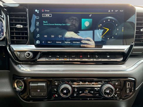 Used 2023 Chevrolet Silverado 1500 High Country w/ Technology Package image 13