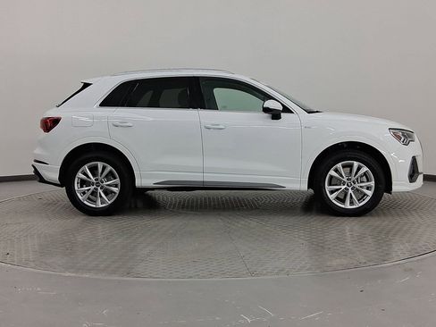 New 2025 Audi Q3 2.0T Premium w/ Convenience Package image 8
