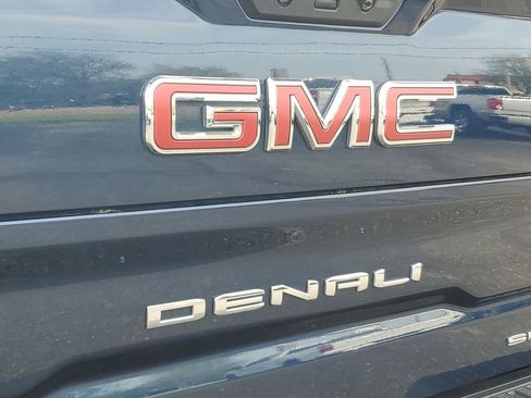 Used 2023 GMC Sierra 1500 Denali w/ Denali Reserve Package AWD/4WD image 7