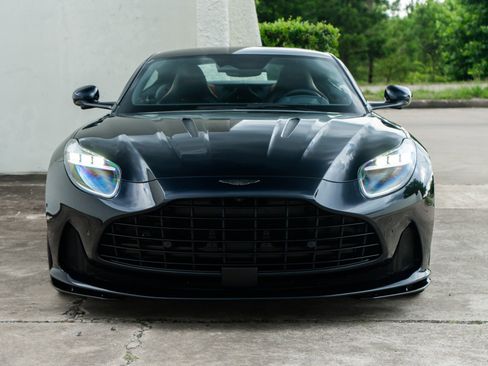 Used 2024 Aston Martin DB12 Coupe RWD image 13