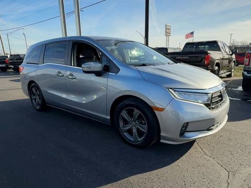 Used 2023 Honda Odyssey EX image 2
