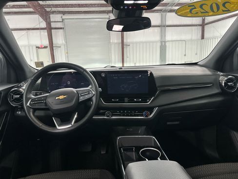 Used 2025 Chevrolet Equinox LT FWD image 17