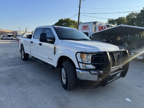 Used 2021 Ford F250 XL AWD/4WD image 3