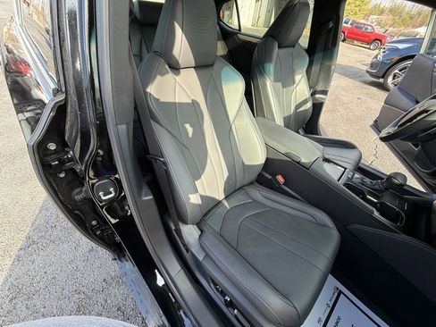 Used 2023 Lexus ES 300h F Sport w/ Accessory Package (Z2) image 31