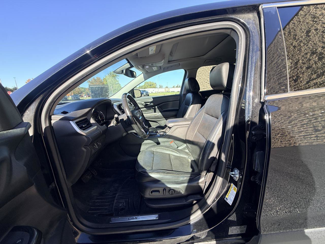 Used 2017 GMC Acadia SLT AWD/4WD image 8