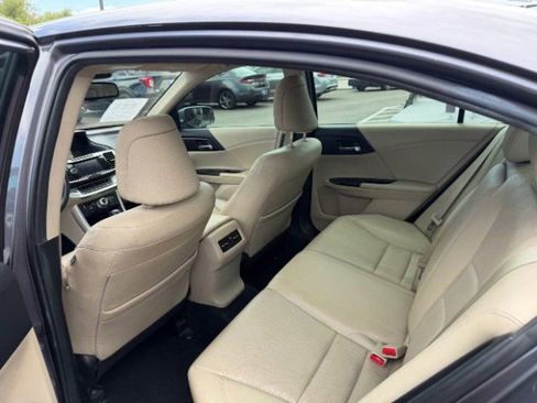 Used 2015 Honda Accord Touring image 28
