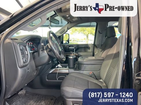 Used 2021 Chevrolet Silverado 2500 LT w/ Midnight Edition image 7