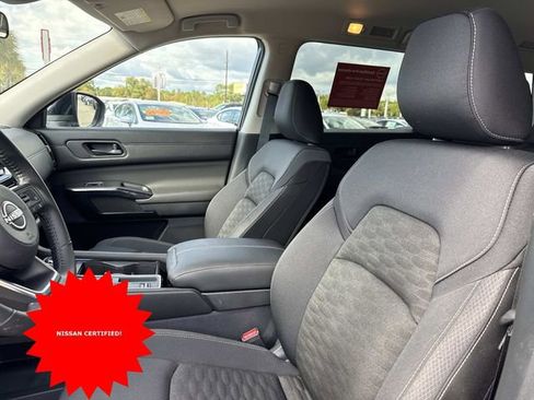 Certified 2024 Nissan Pathfinder SV image 9