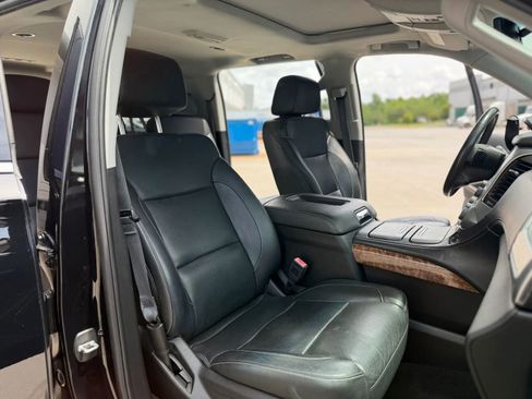 Used 2017 Chevrolet Suburban Premier AWD/4WD image 27
