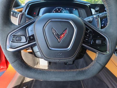 Used 2025 Chevrolet Corvette Stingray Premium Conv w/ Z51 Performance Package RWD image 17