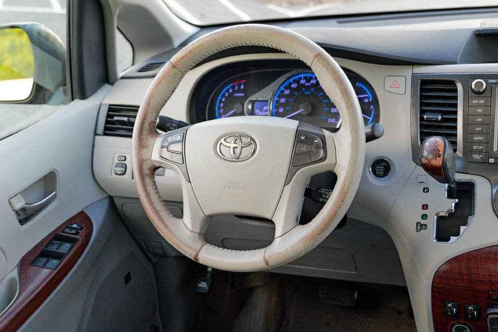 Used 2011 Toyota Sienna XLE w/ Premium Pkg FWD image 37