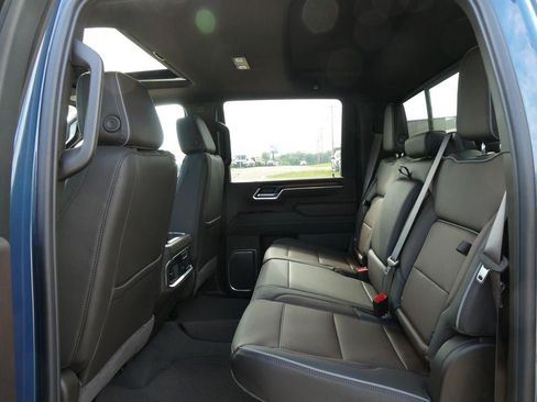 New 2026 GMC Sierra 2500 Denali w/ Denali Reserve Package AWD/4WD image 15