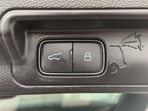 Used 2021 Ford Explorer 2WD image 9