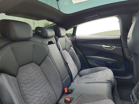 Used 2023 Audi e-tron GT Prestige AWD/4WD image 23