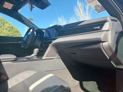 Used 2025 Toyota Camry SE image 32