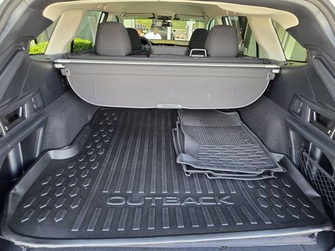 Used 2025 Subaru Outback Premium AWD/4WD image 13