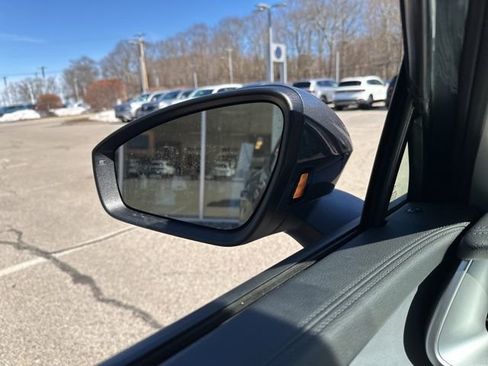 New 2026 Volkswagen Tiguan SE image 15