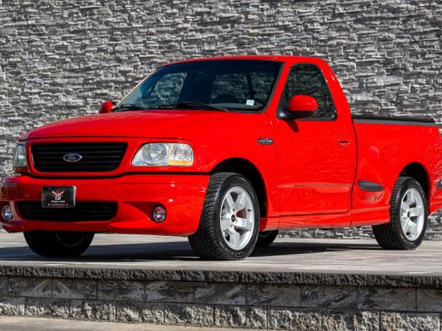Used 2002 Ford F150 Lightning image 3