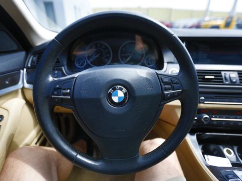 Used 2014 BMW 528i xDrive Sedan AWD/4WD image 6
