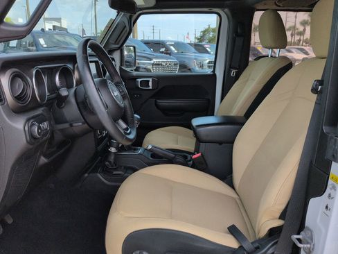 Used 2019 Jeep Wrangler Sport AWD/4WD image 15