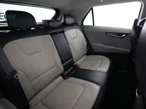Used 2023 Kia Niro Wave FWD image 5