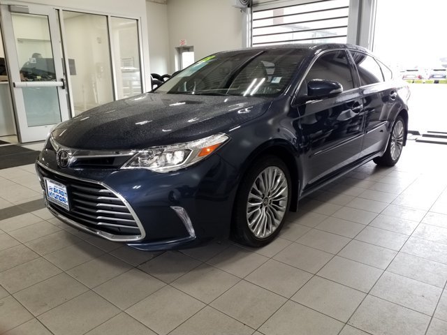 Used 2018 Toyota Avalon Limited FWD image 2