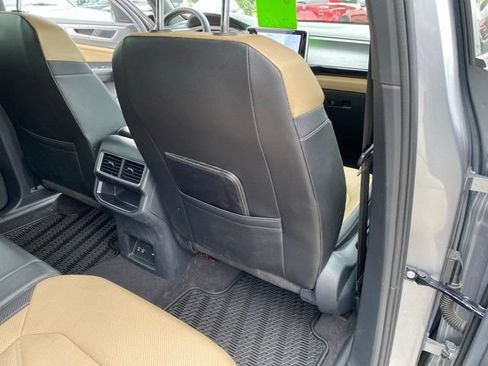 Used 2024 Volkswagen Atlas Cross Sport SE AWD/4WD image 33