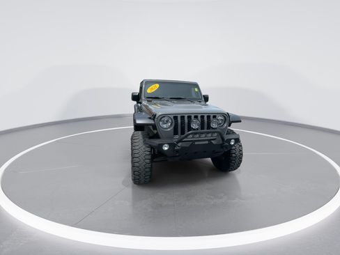 Used 2021 Jeep Gladiator Rubicon w/ Cold Weather Group AWD/4WD image 3