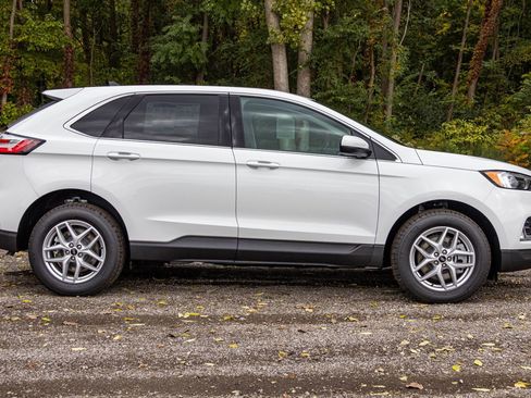 New 2024 Ford Edge SEL w/ Convenience Package image 8