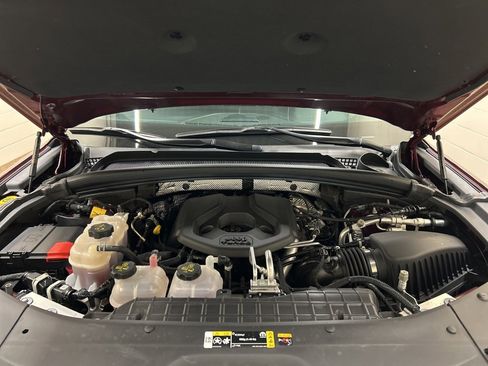 Used 2022 Jeep Grand Cherokee Limited 4xe w/ Luxury Tech Group II image 12