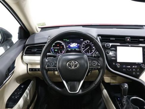 Used 2020 Toyota Camry XLE w/ Driver Assist Package FWD image 13