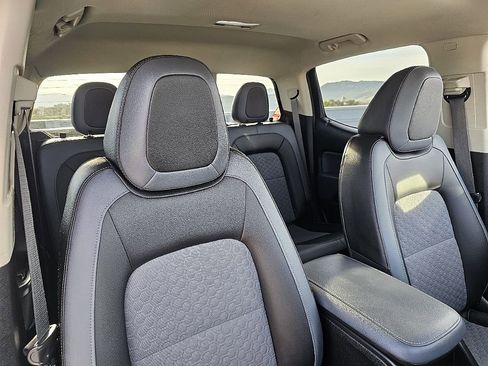 Used 2022 Chevrolet Colorado Z71 w/ Safety Package image 18