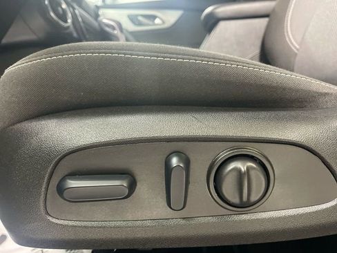 Used 2025 Chevrolet Blazer LT AWD/4WD image 12