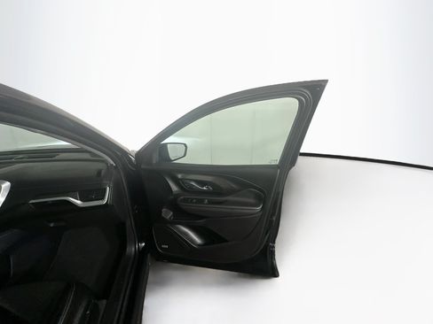 Used 2023 GMC Terrain SLT w/ Infotainment Package II AWD/4WD image 32