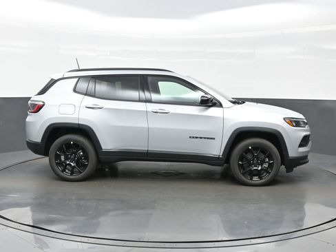 New 2025 Jeep Compass Latitude w/ Sun & Sound Group image 7