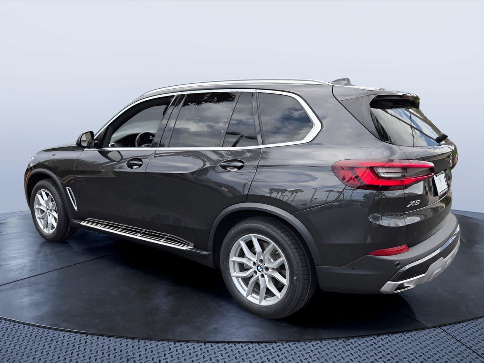 Used 2023 BMW X5 sDrive40i w/ Premium Package RWD image 5