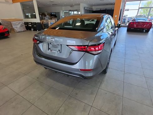 Used 2025 Nissan Sentra SV FWD image 9