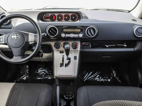 Used 2008 Scion xB FWD image 9