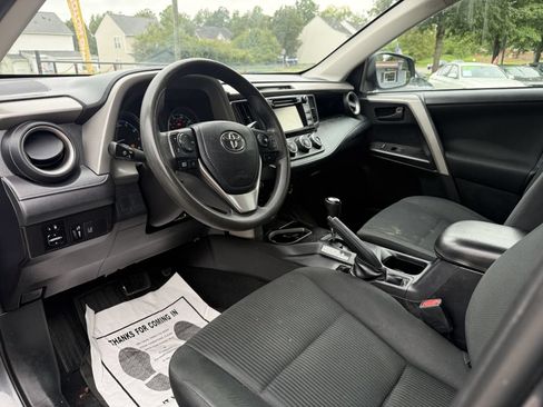 Used 2018 Toyota RAV4 LE w/ All Weather Liner Package FWD image 9