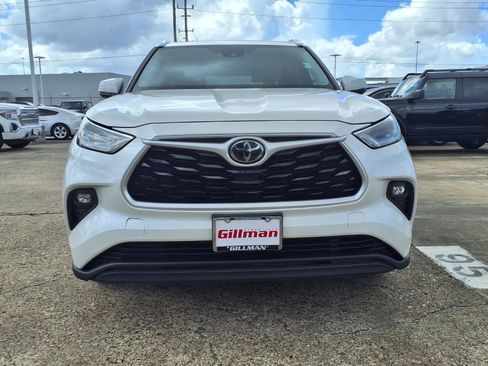 Used 2021 Toyota Highlander XLE FWD image 25