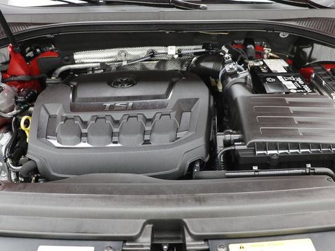 Used 2024 Volkswagen Tiguan SEL R-Line image 34