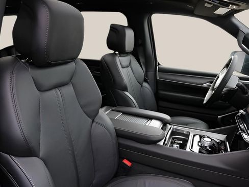 New 2026 Jeep Grand Wagoneer L Limited w/ Premium Group II image 23