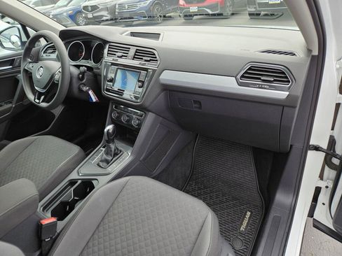 Used 2018 Volkswagen Tiguan S image 12