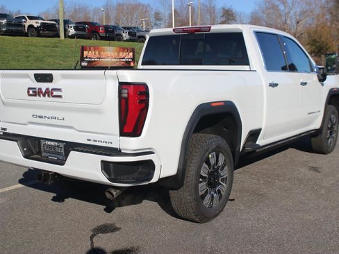 New 2026 GMC Sierra 2500 Denali w/ Denali Reserve Package image 7